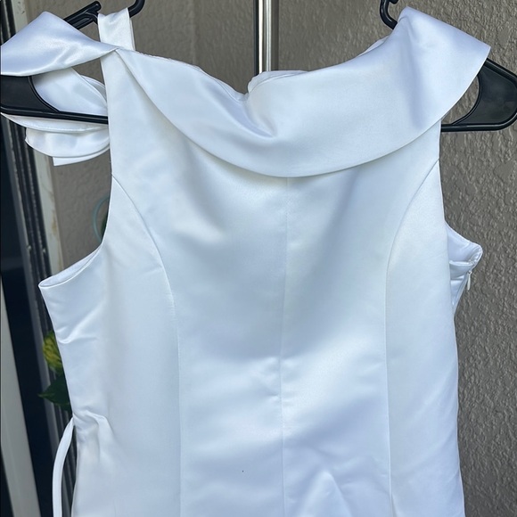 Charming White Kids Formal Dress with Bow Accent - Picture 16 of 16